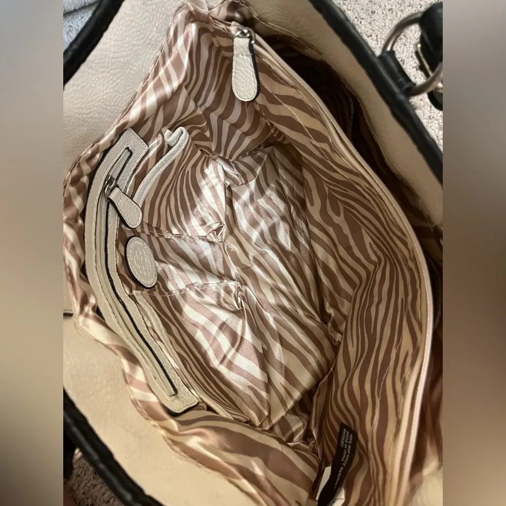 Brown and cream Dana Buchman purse - Image 4