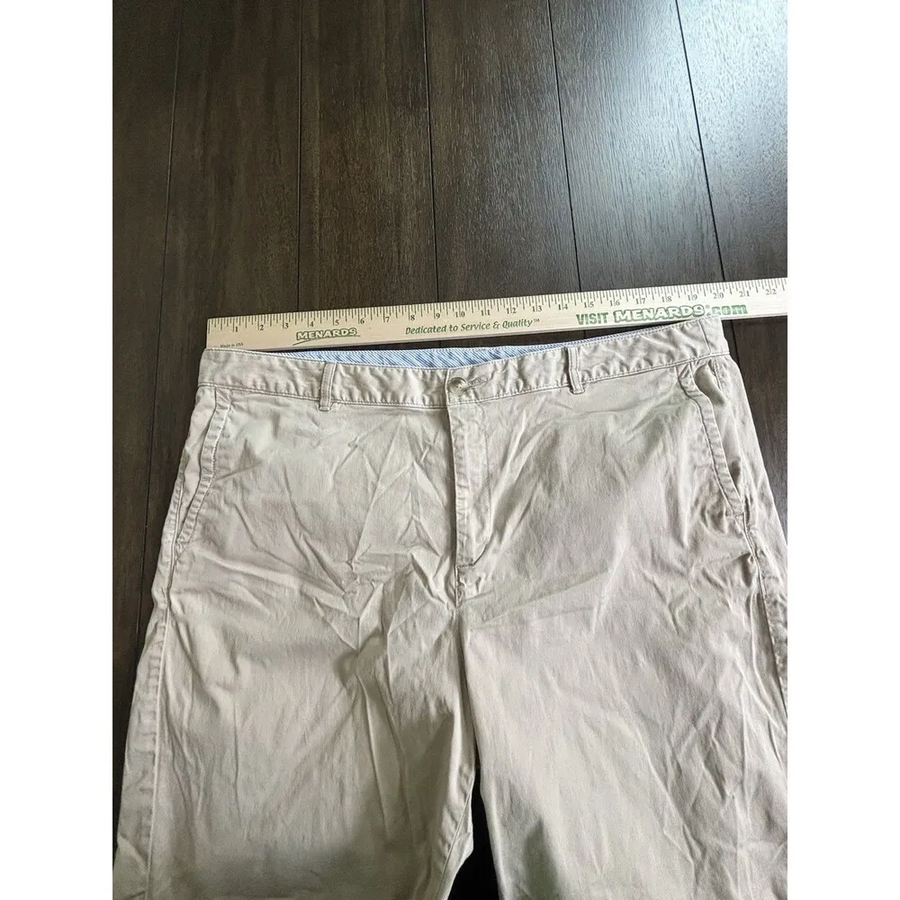 LL Bean Favorite Fit Shorts Womens Size 20 Khaki Flat Front Chino Casual 299923 - Image 3