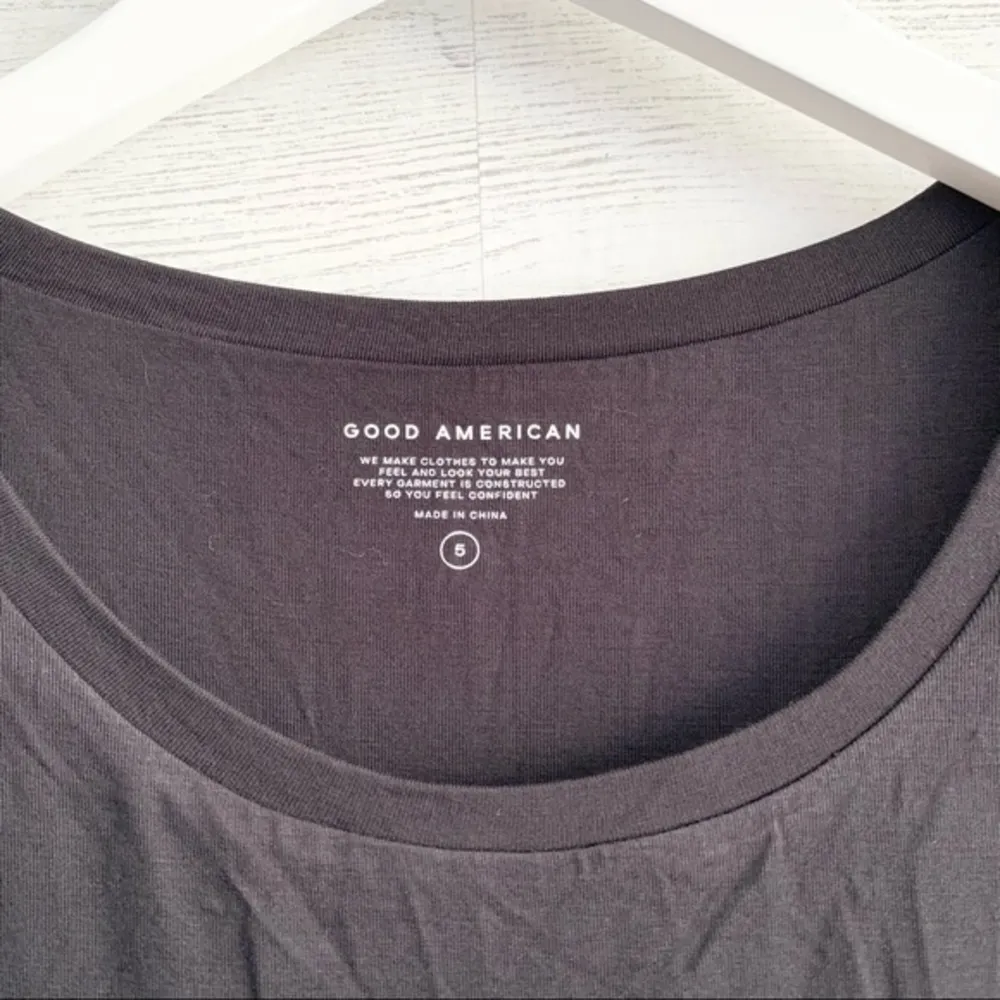 Good American Black Ruched Midi Dress - Image 8