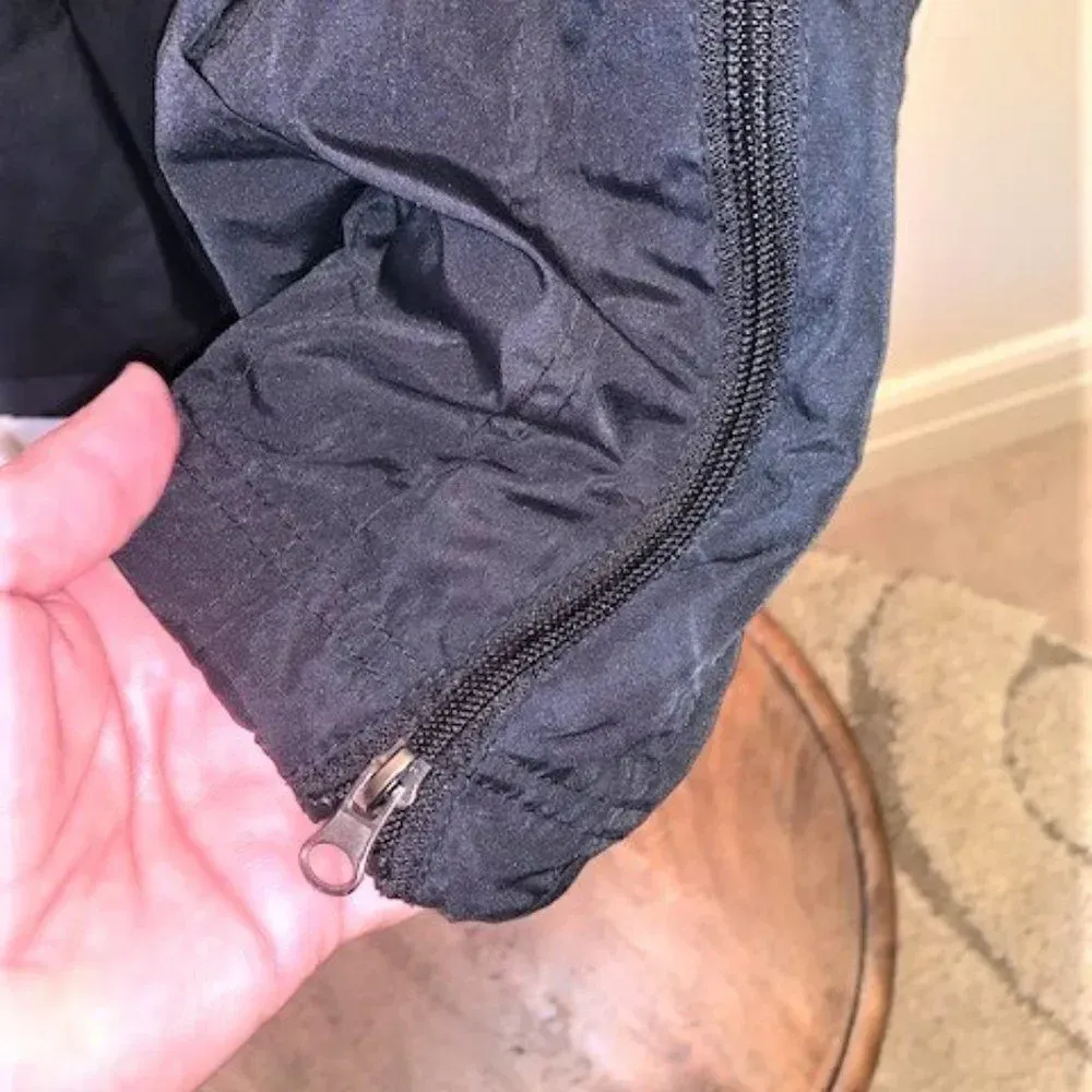 Sport-tek  v neck black‎ pullover sz L EUC - Image 5