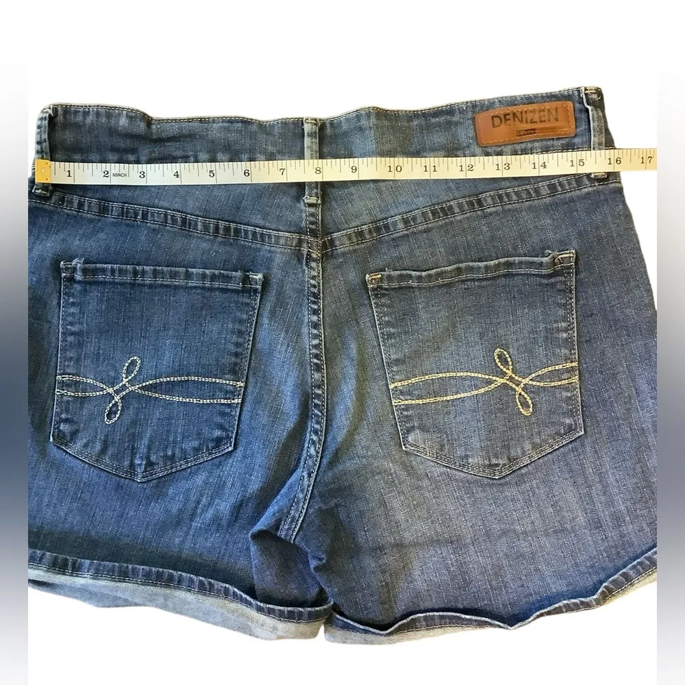 DENIZEN from Levi's® Women's High-Rise 3" Cuffed Shorts. Size 8 - Image 4