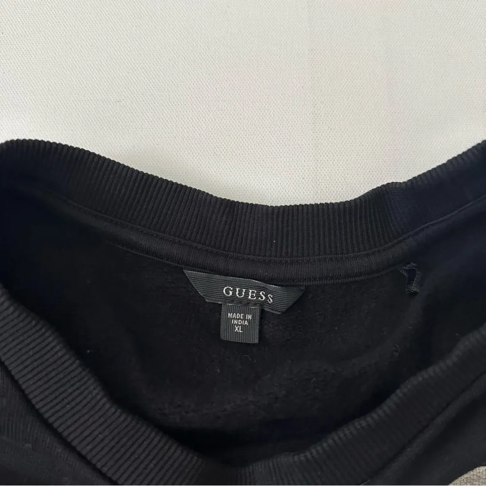 Guess Women’s Logo Cropped Sweatshirt Size XL - Image 8