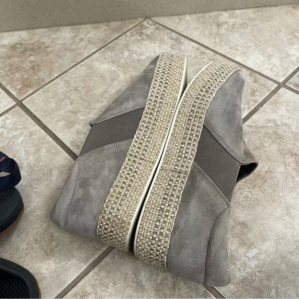 Vince Womens Sz 8.5 Platform Espadrille Slip On Suede Sneakers‎ Shoes Beige Gray - Image 8