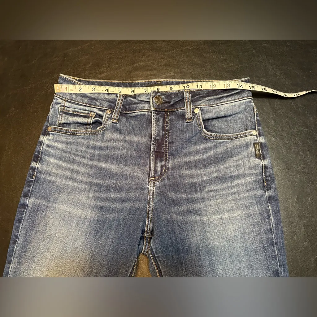 Silver Jeans Women's Avery Straight Leg Denim size 30/29 - Image 7