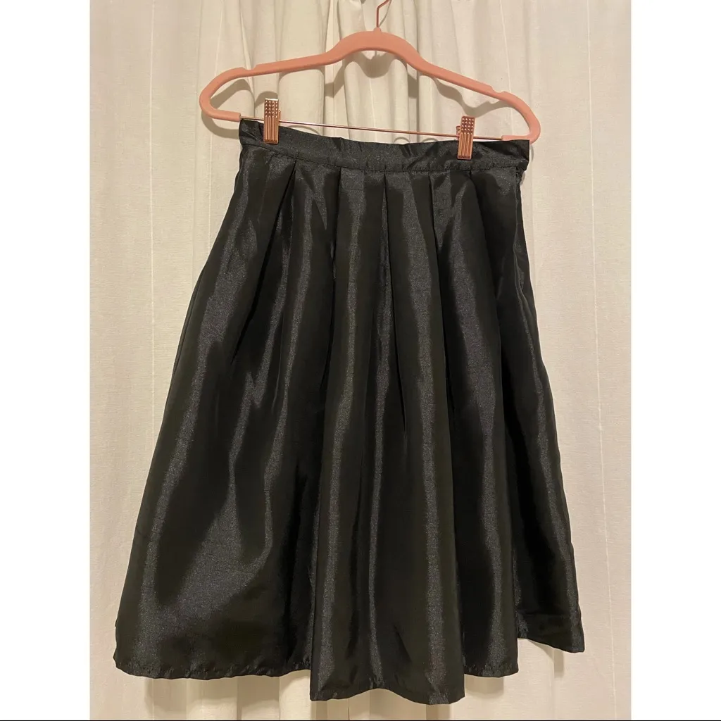 Black Shiny A Line Skirt Size Small - Image 4