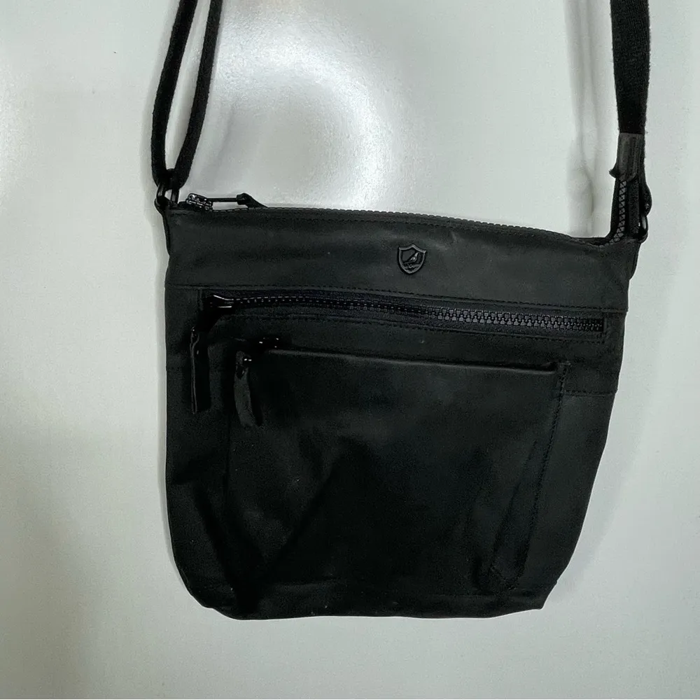 Cochor Black Leather Crossbody Purse - Image 3
