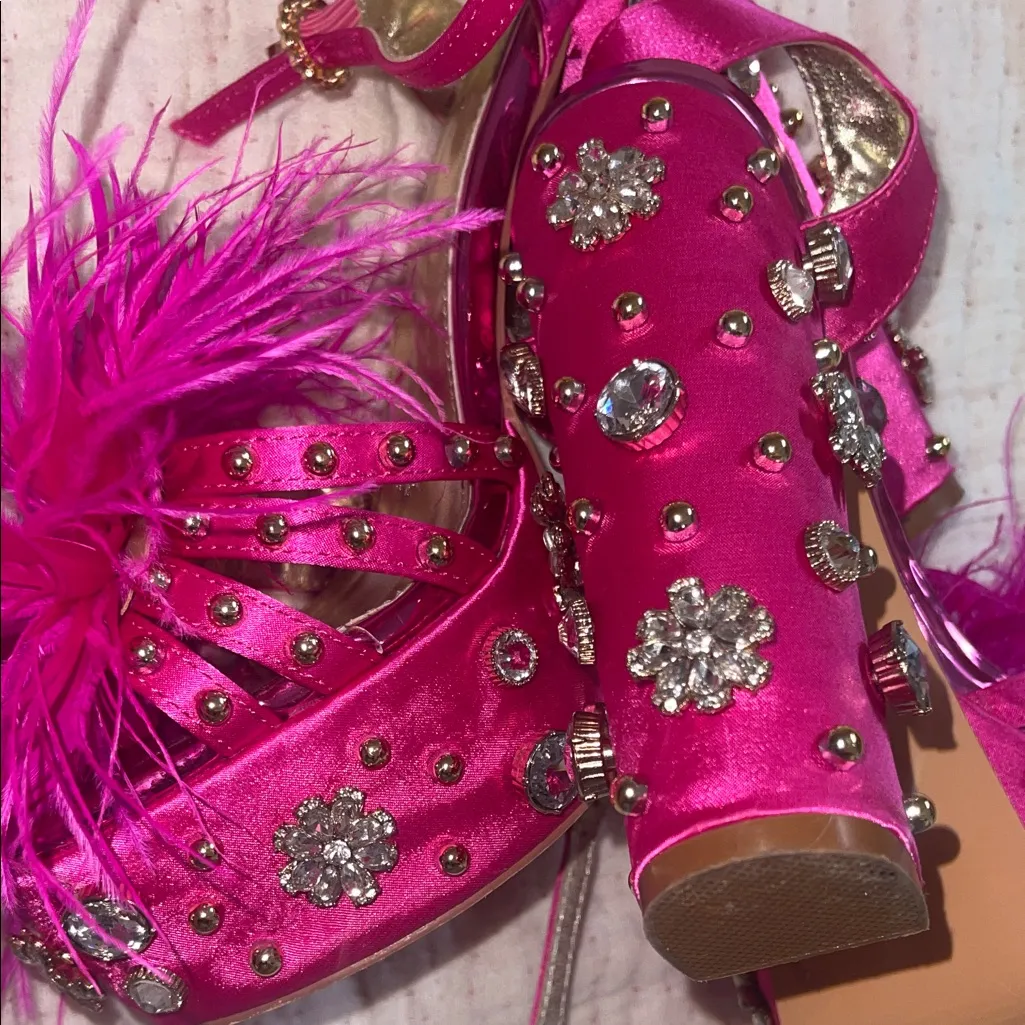 Vibrant Fuchsia Feathered Women's Heels Pink Size 7.5 - Image 4