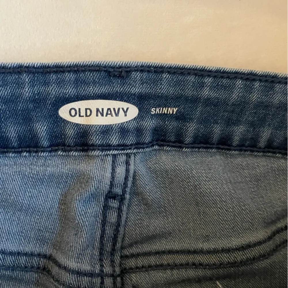 Old Navy Skinny Jeans Size 10 Short Pre-Owned - Image 3