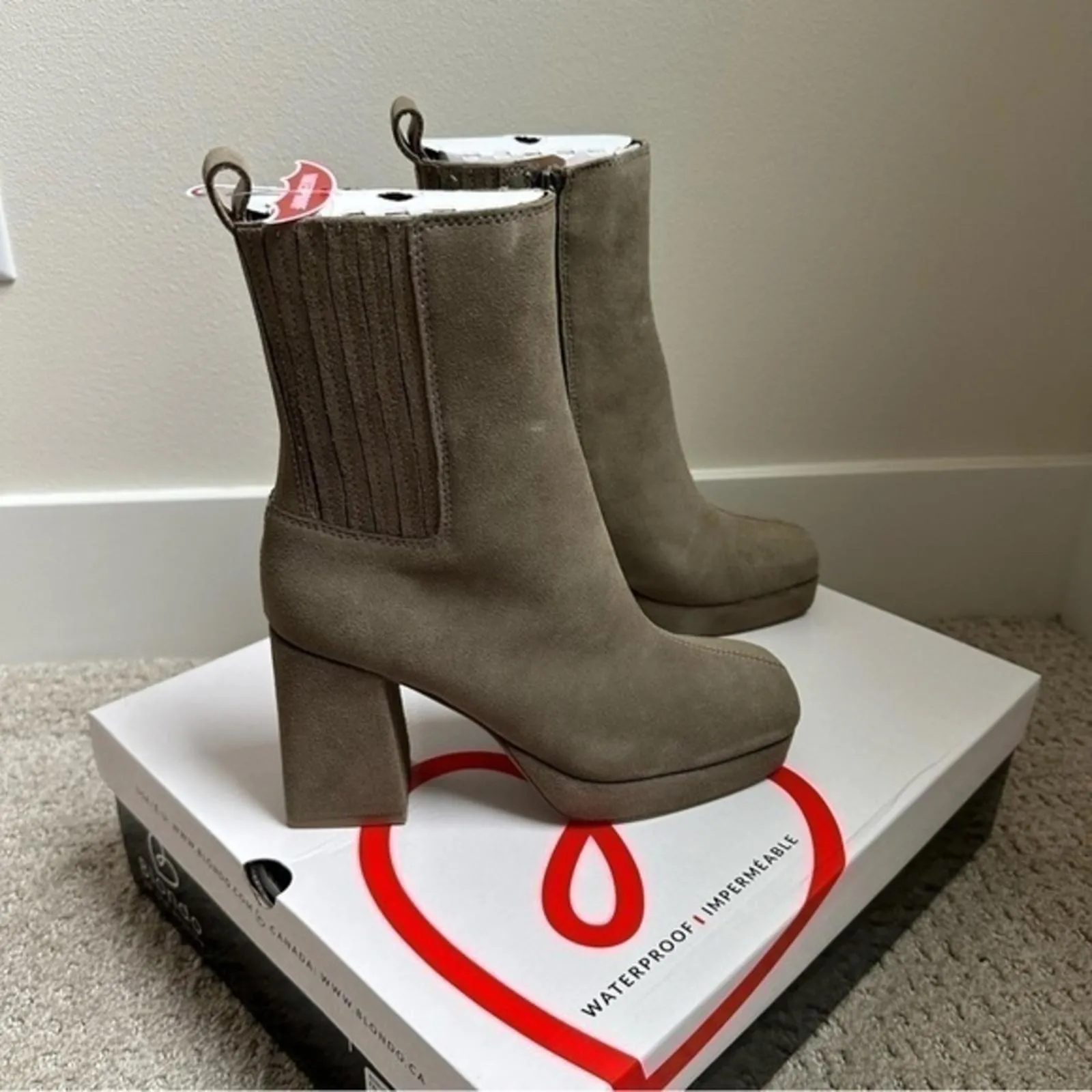 Blondo Rozalie Waterproof Platform Chelsea Boot Grey Brown Suede Leather Size 7 - Image 3