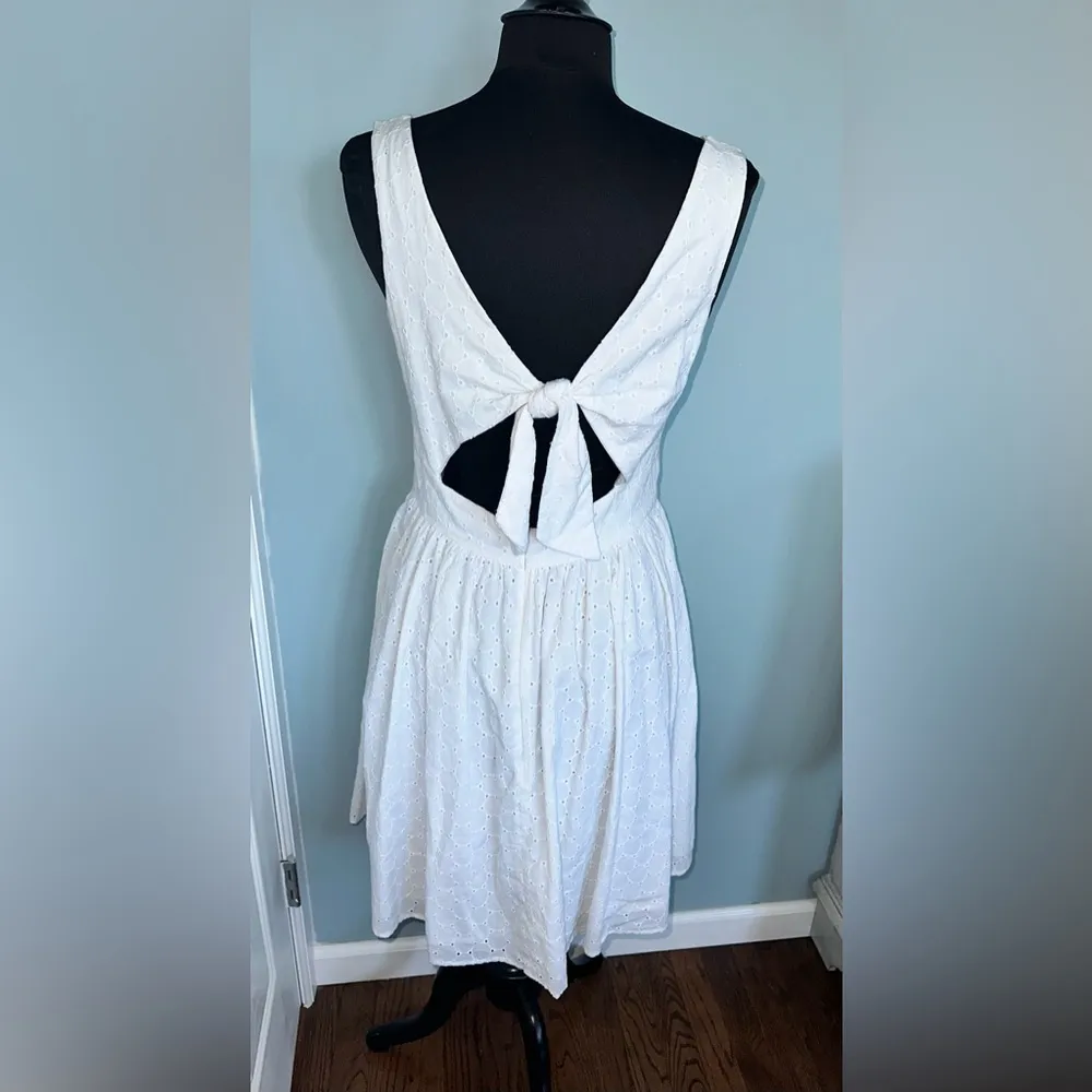 Women’s Bar III Open Back Dress Large - Image 2