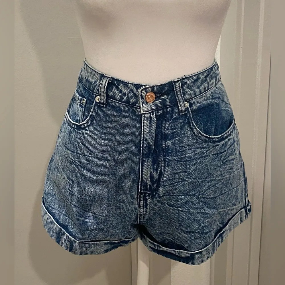 F21 F21 Acid Wash Stonewash Blue Denim Cuffed Jean Shorts - 28 - Image 9