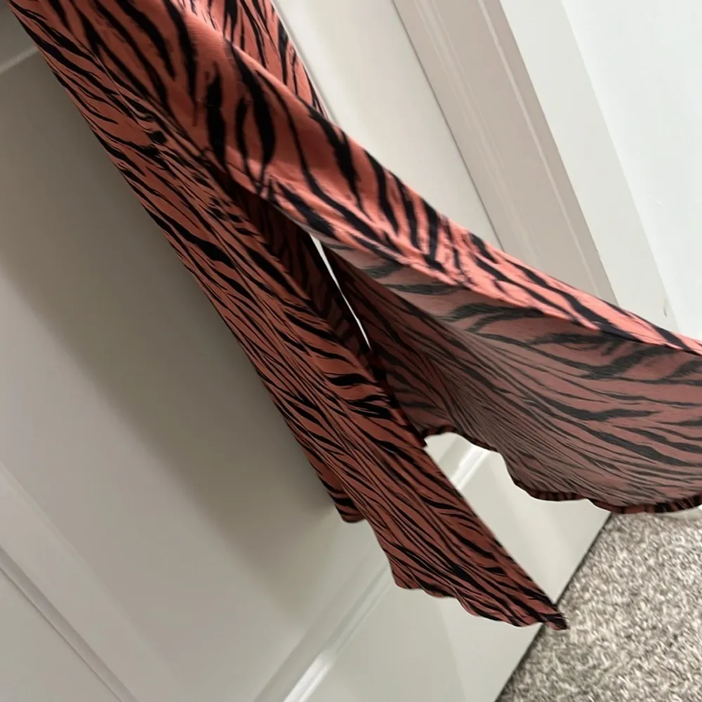 Anthropologie Elyse Animal Print Printed Bias Slip Dress Sz XS - Image 8