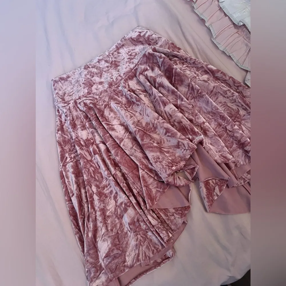 COPY - Urban Outfitters Silence + Noise Willa Pink Crushed Velvet Mini Skirt - Image 3