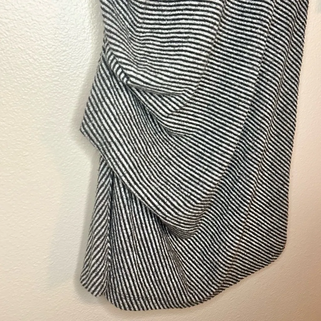 Abercrombie & Fitch Black and White Striped Long Sleeve Dress - Image 5