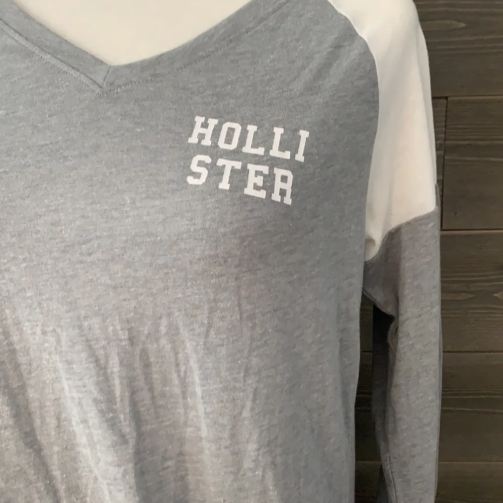 Hollister V-neck longsleeve tees - Image 2