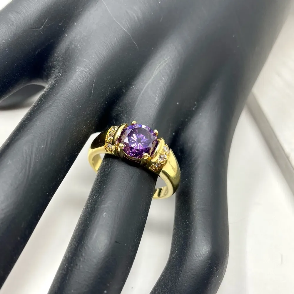 Looks like 14K! , gold overlay ring 💜 - Image 5