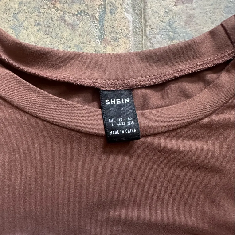 cropped brown cowgirl shirt with short sleeve - Image 3