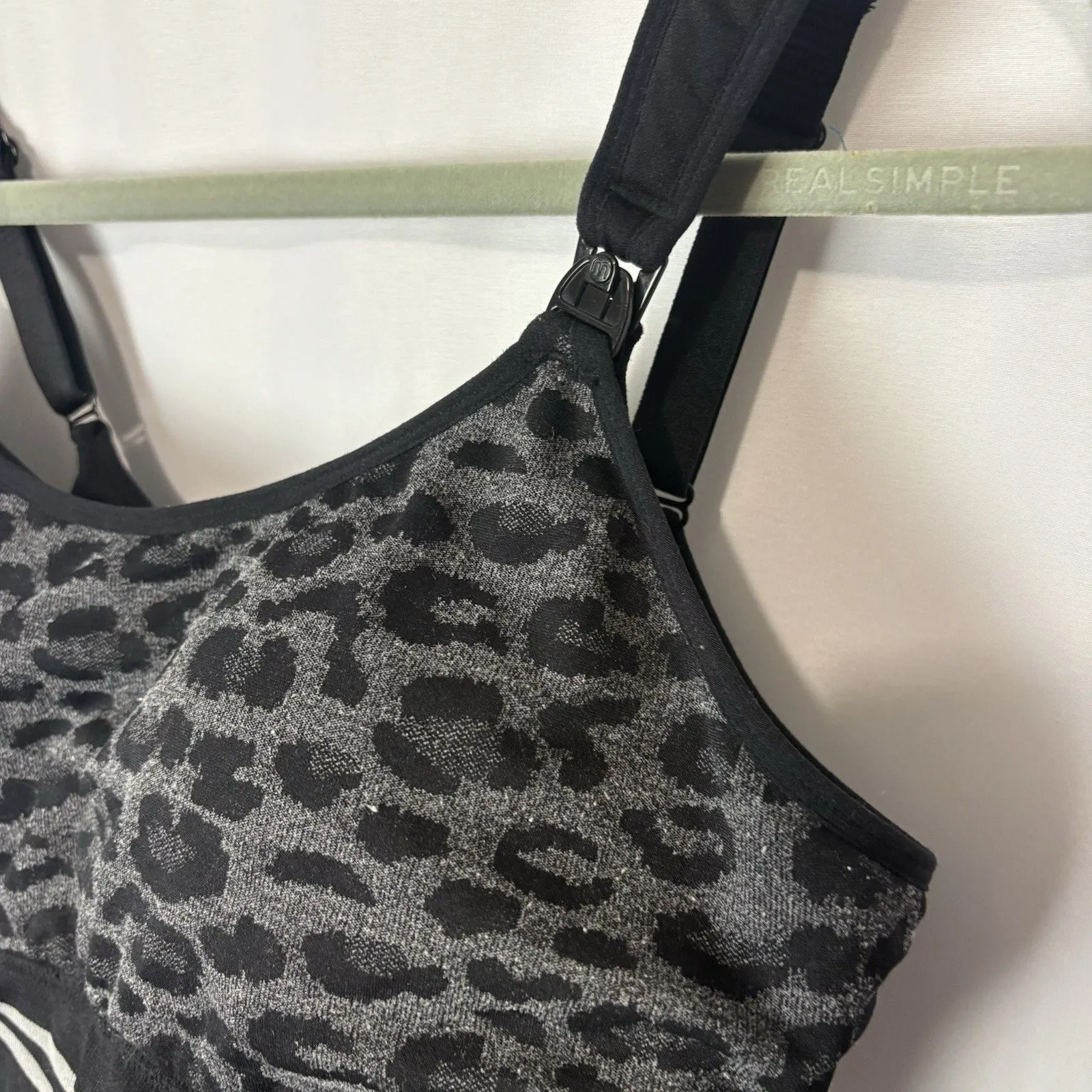 Momcozy Womens Wireless Hands Free Pumping Nursing Bra Size 2XL Gray Leopard - Image 2