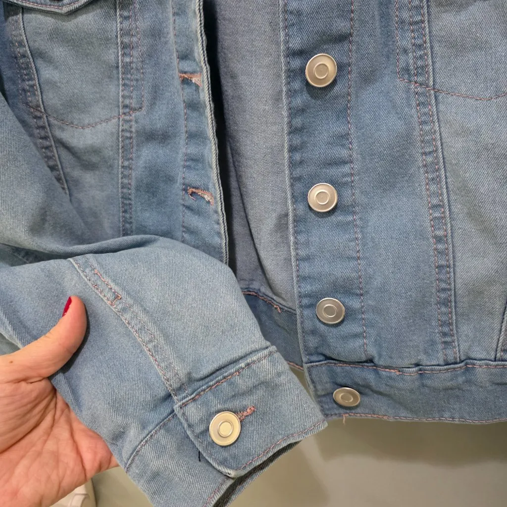 Baccini Light Wash Denim Jean Jacket – Women’s Small Button Front Classic - Image 5