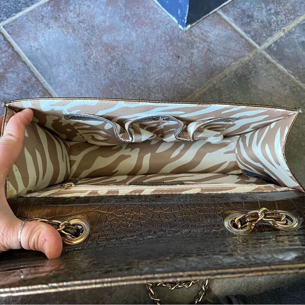 •Anne Klein faux leather crocodile shoulder bag NWT• - Image 7