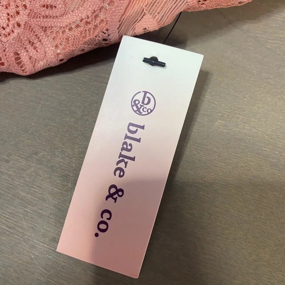 Blake & Co lace triangle bralette, removable pads, racer‎ back size 3X - Image 5