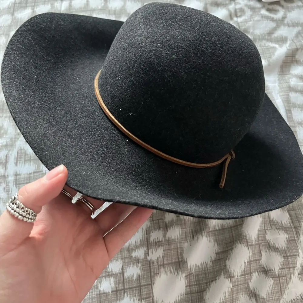 Rag and bone 100% wool hat - Image 3