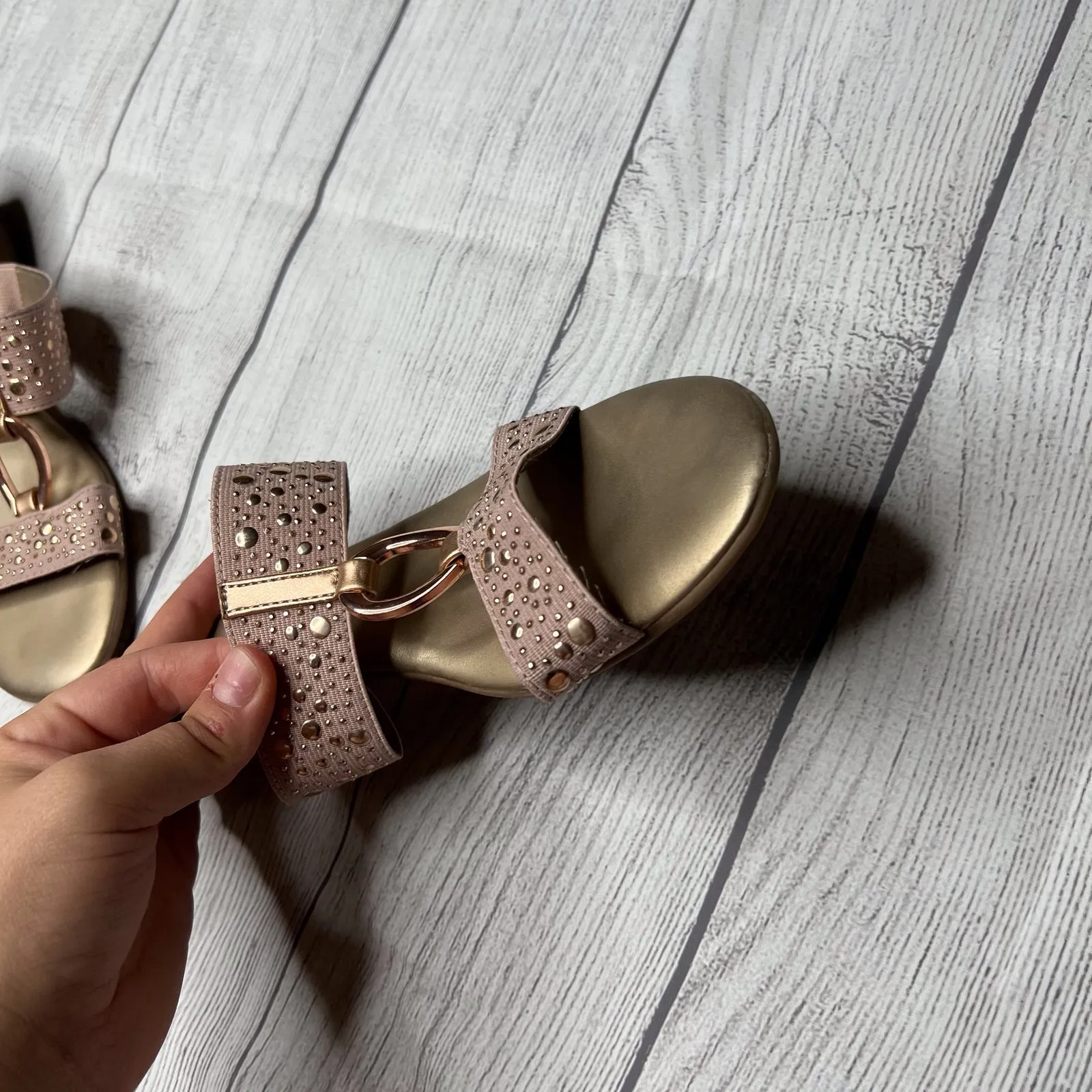 Karen Scott Eanna Strappy Sandals Pink Gold Patent Leather Slip On Sz 6.5M - Image 3