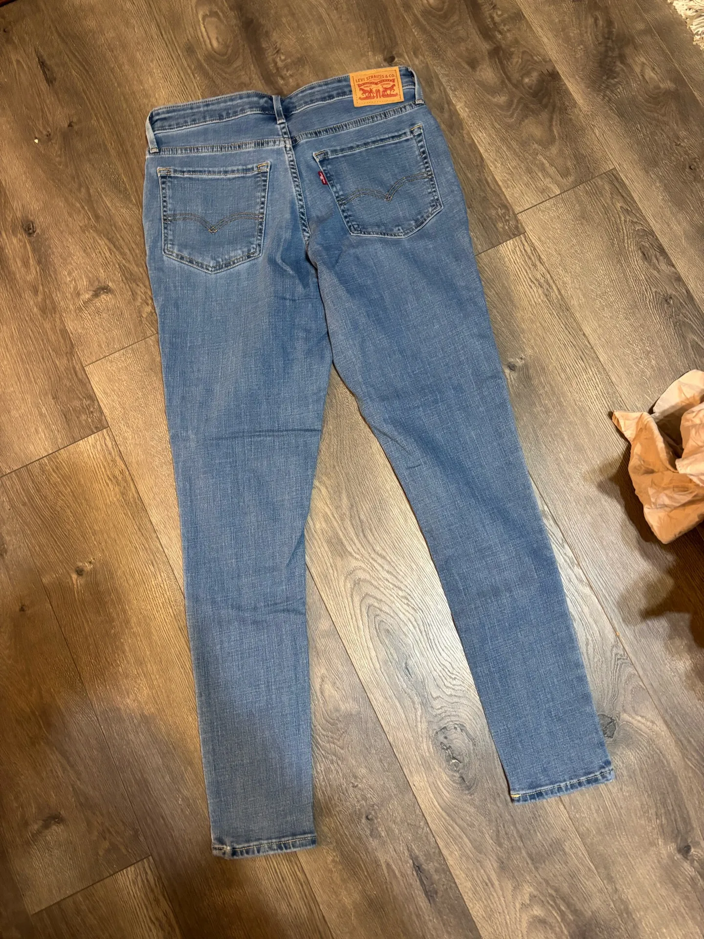 Women’s Levi’s 711 Mid-Rise Skinny Jeans - Image 2