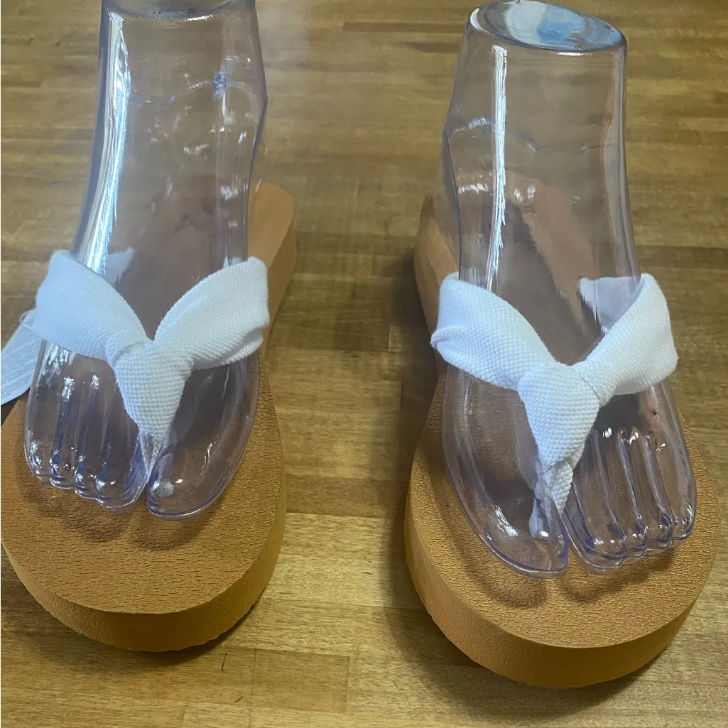 KuaiLu Women's White and Tan Sandals Size 7 - Image 3