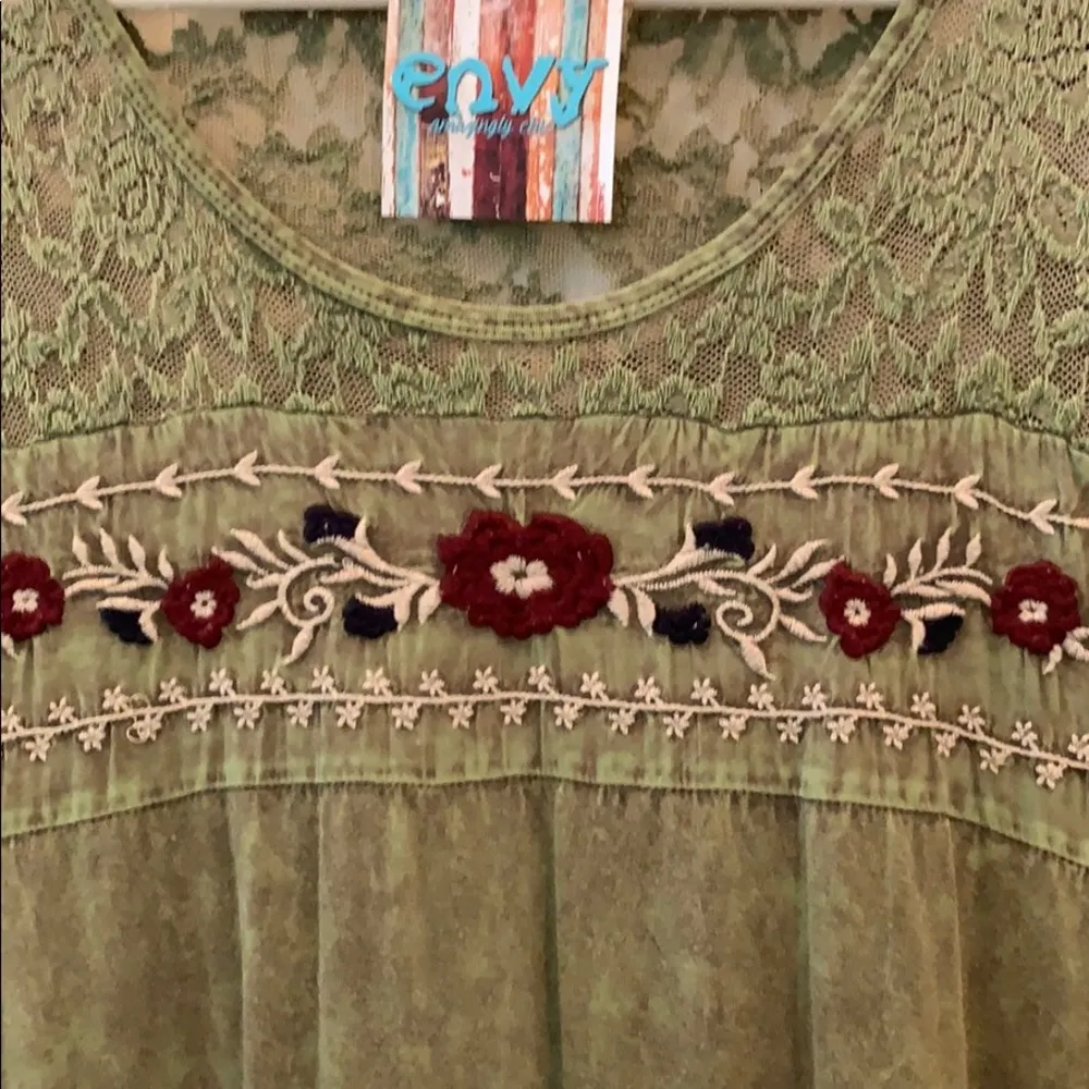 Embroidery and lace front swing tunic - Image 2