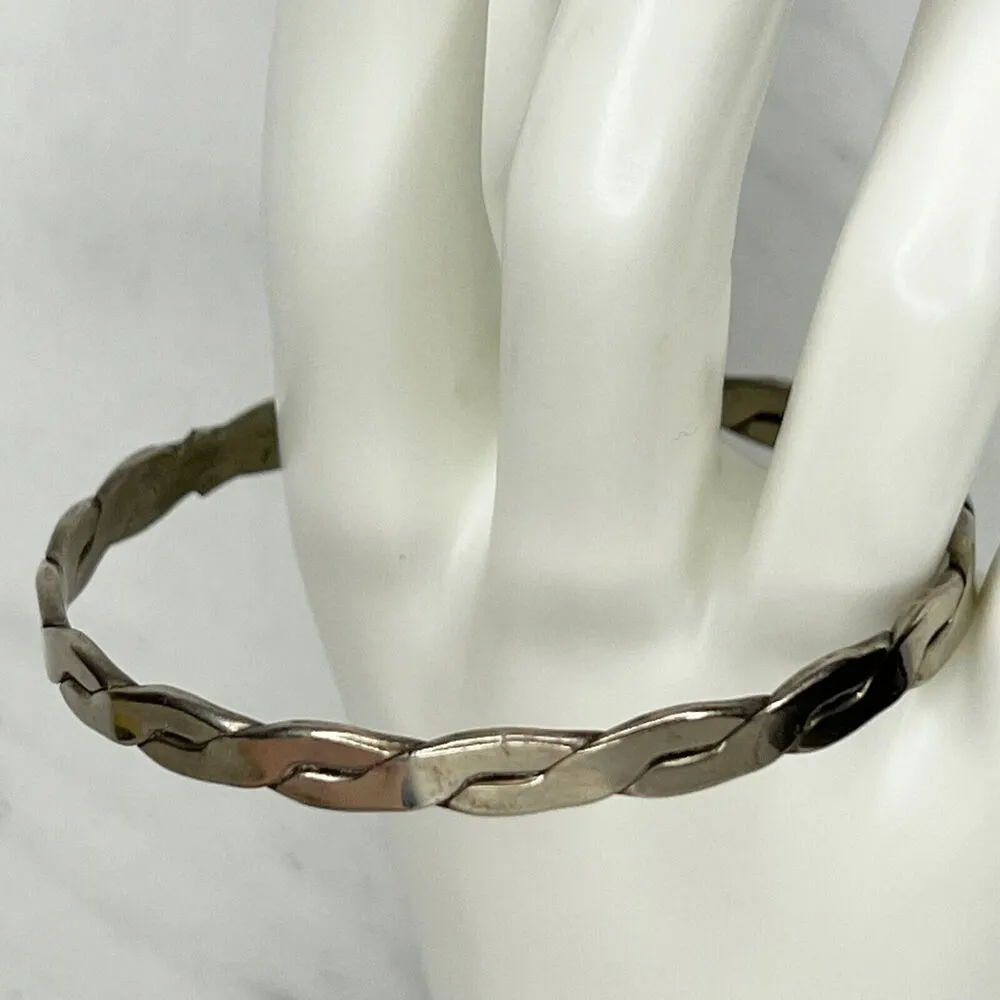 Vintage Mexico Silver Tone Braided Flat Bangle Bracelet ✨ - Image 4