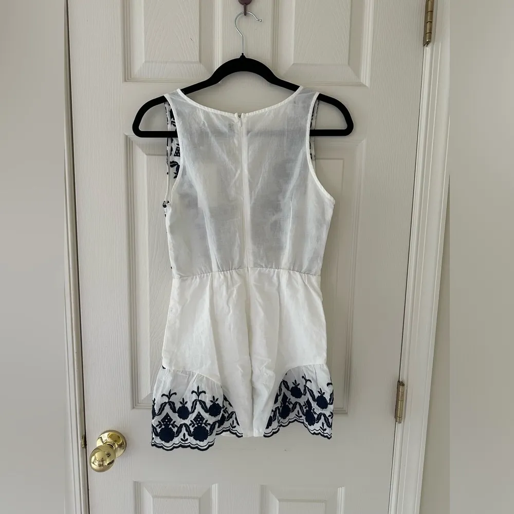 Simplee White and Navy Romper - Image 2