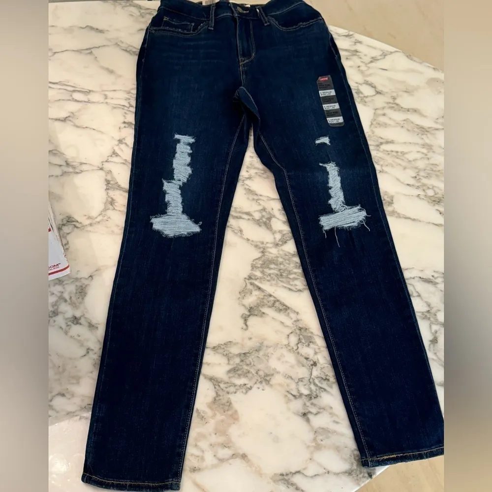 NWT Levi’s 721 High-Rise Skinny Jeans Size 6 Medium (28x30) Dark Wash Distressed - Image 5