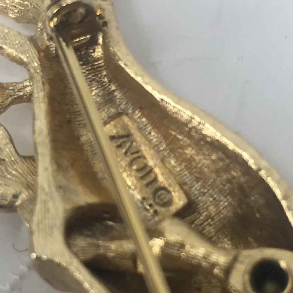 Vintage Kangaroo & Baby Joey Brooch Pin ARTICULATED Moving Tail & Baby By Avon Gold - Image 5