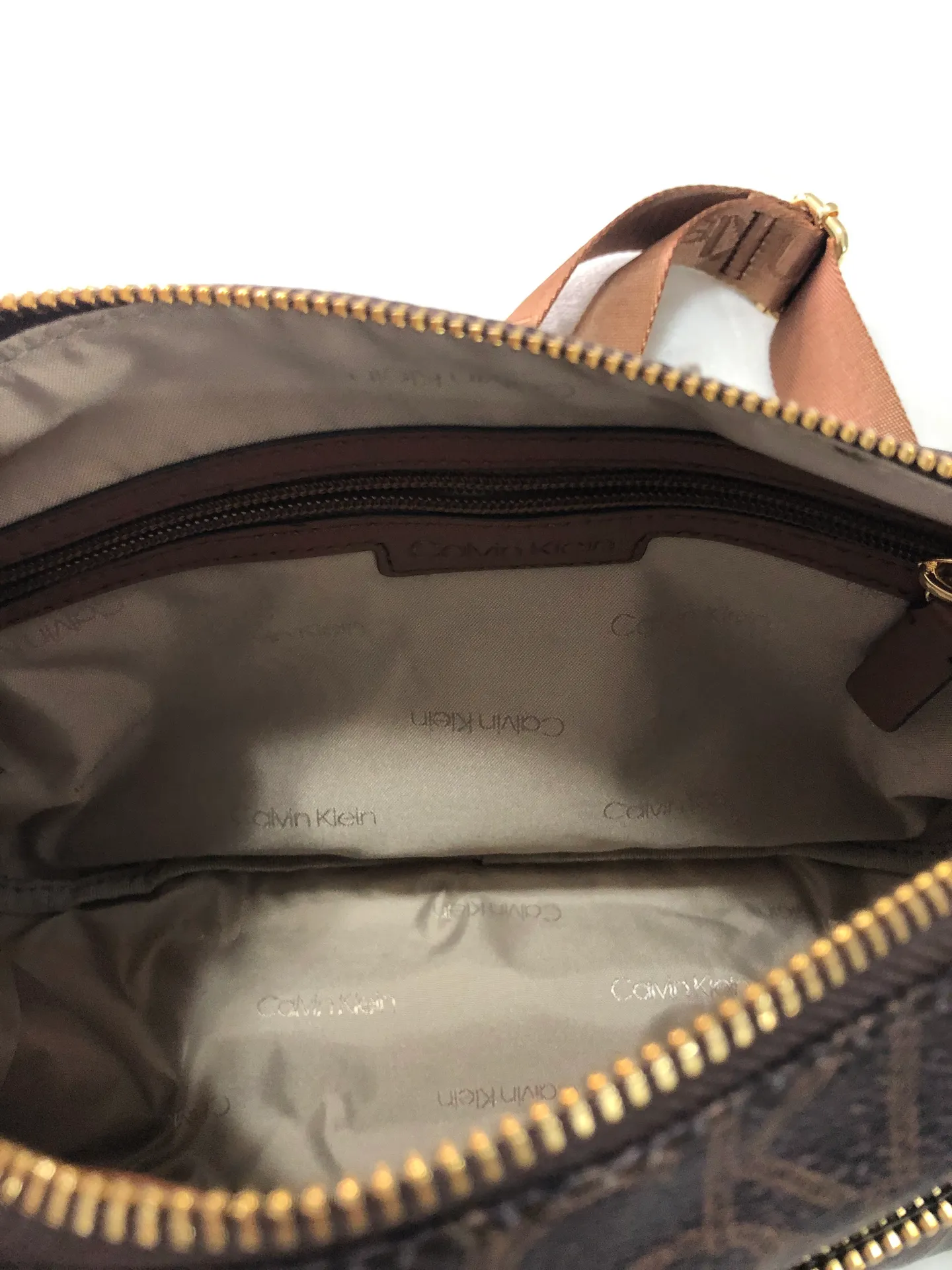 Calvin Klein 🦋Purse - Image 5