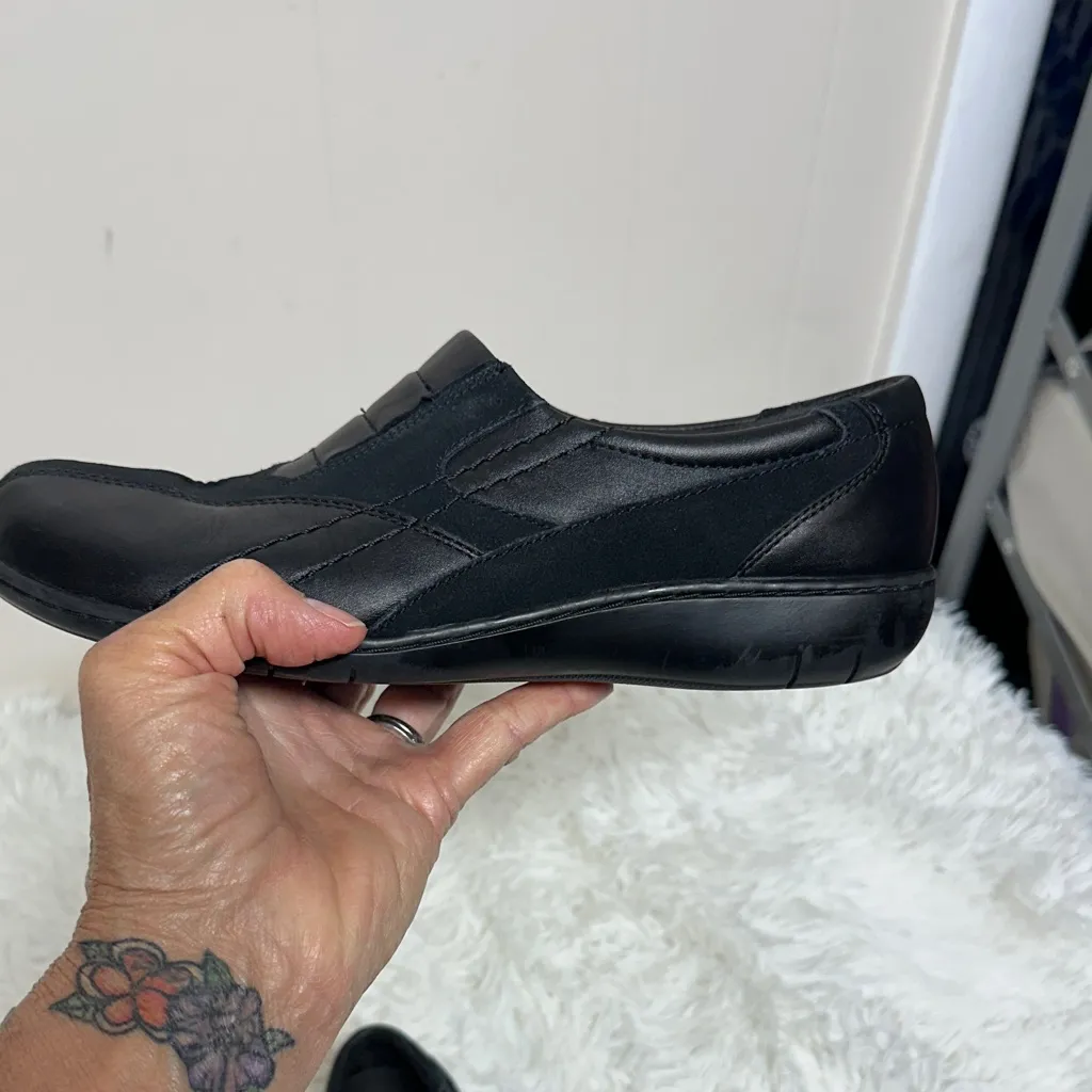 Clarks Bendables 9M Black leather comfort loafers flats shoes - Image 7