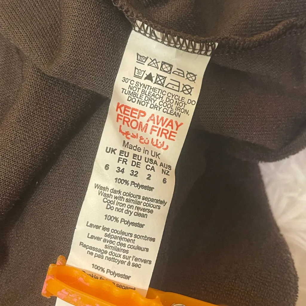 PrettyLittleThings terrycloth chocolate brown twist crop top woman’s size 2 - Image 5