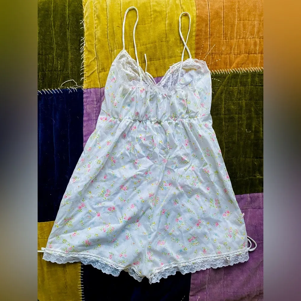 Rare vintage 70’s BARAD floral lace trim teddy/romper nightie size/S - Image 6