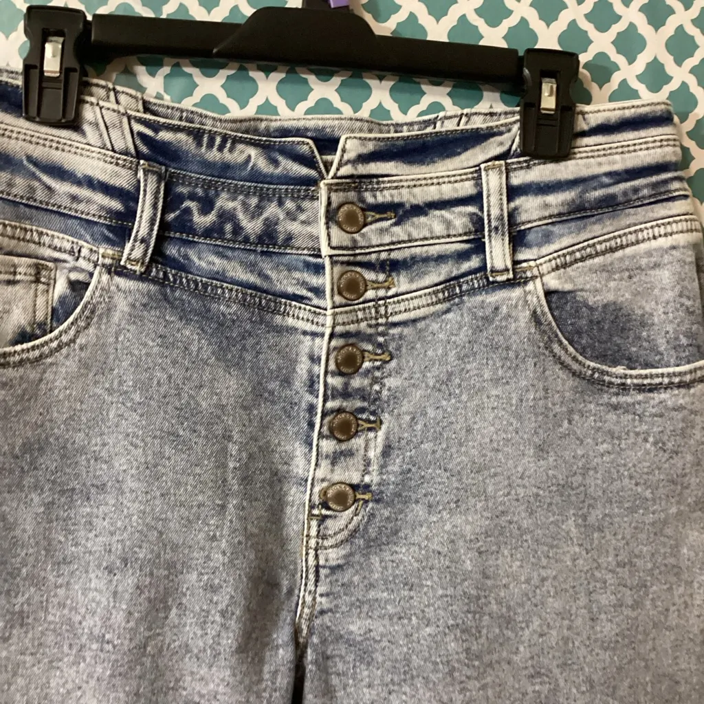 KanCan Signature High Rise Cropped Straight leg women’s jeans size 31 Blue - Image 4