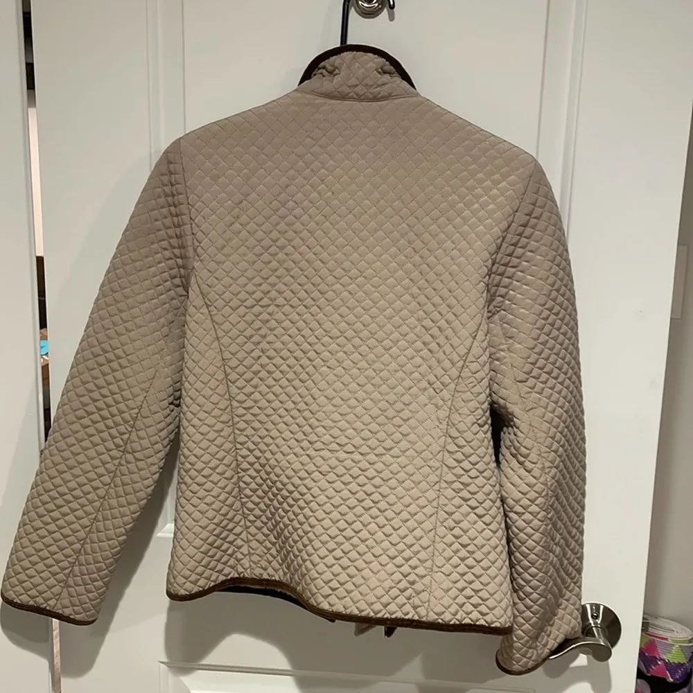Gallery beige quilted jacket medium petite - Image 11