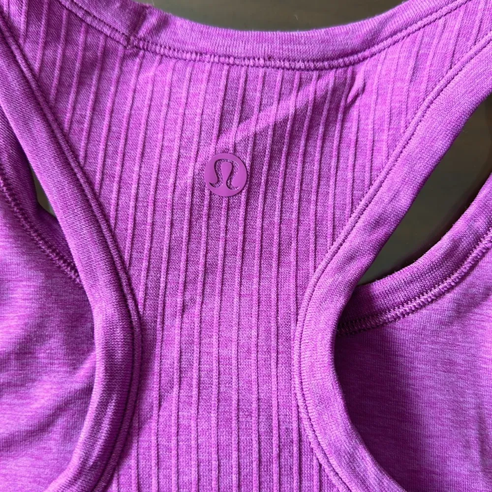 LULU PURPLE HIGH NECK EBB TO STREET TANK TOO CROPPED SIZE 4 - Image 4