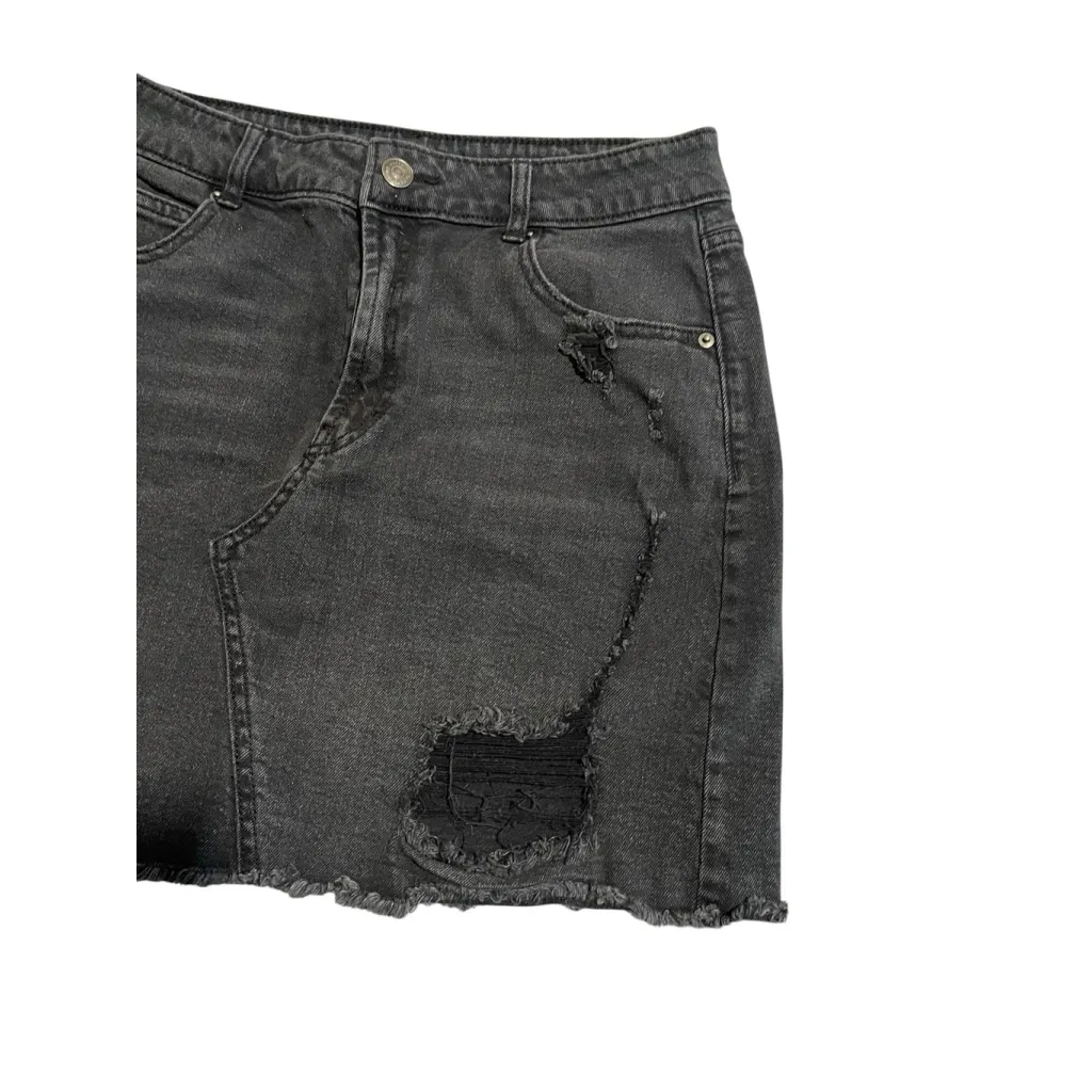 Wild Fable Denim Skirt Womens 8 Black Mini Straight Ripped Distressed Frayed Hem - Image 3
