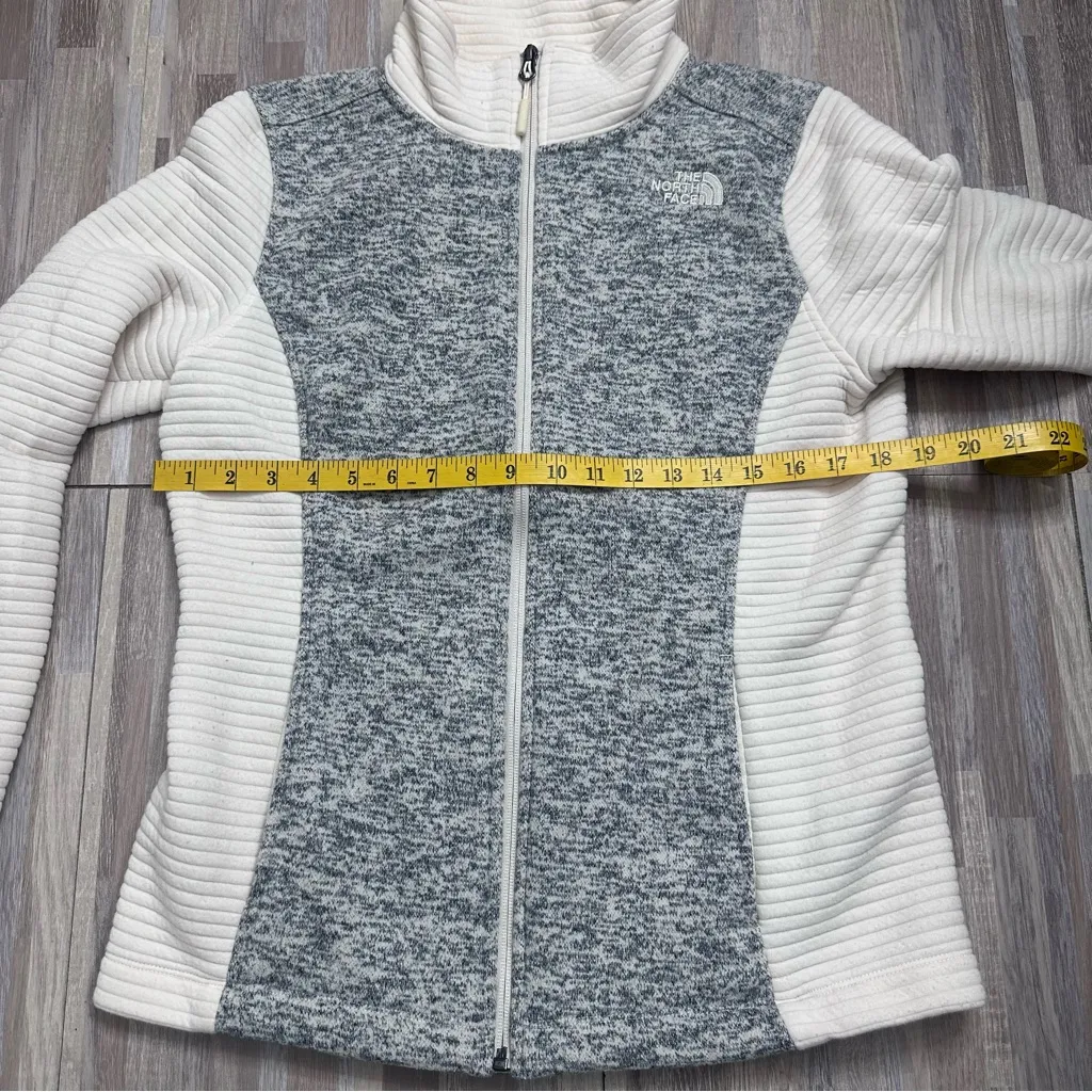 The North Face Gray and Cream Zip-Up Jacket Size Medium - Image 5