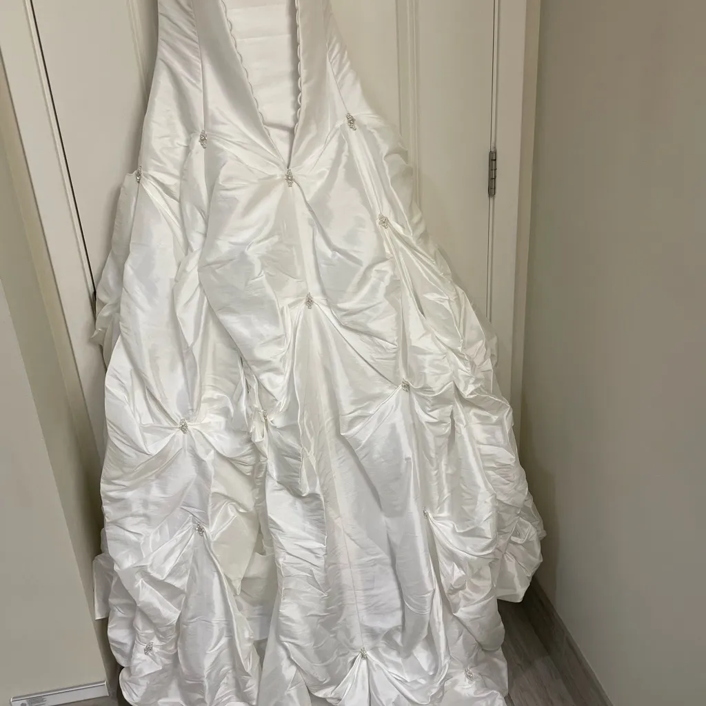 Maggie Sottero wedding dress size 8! White - Image 9