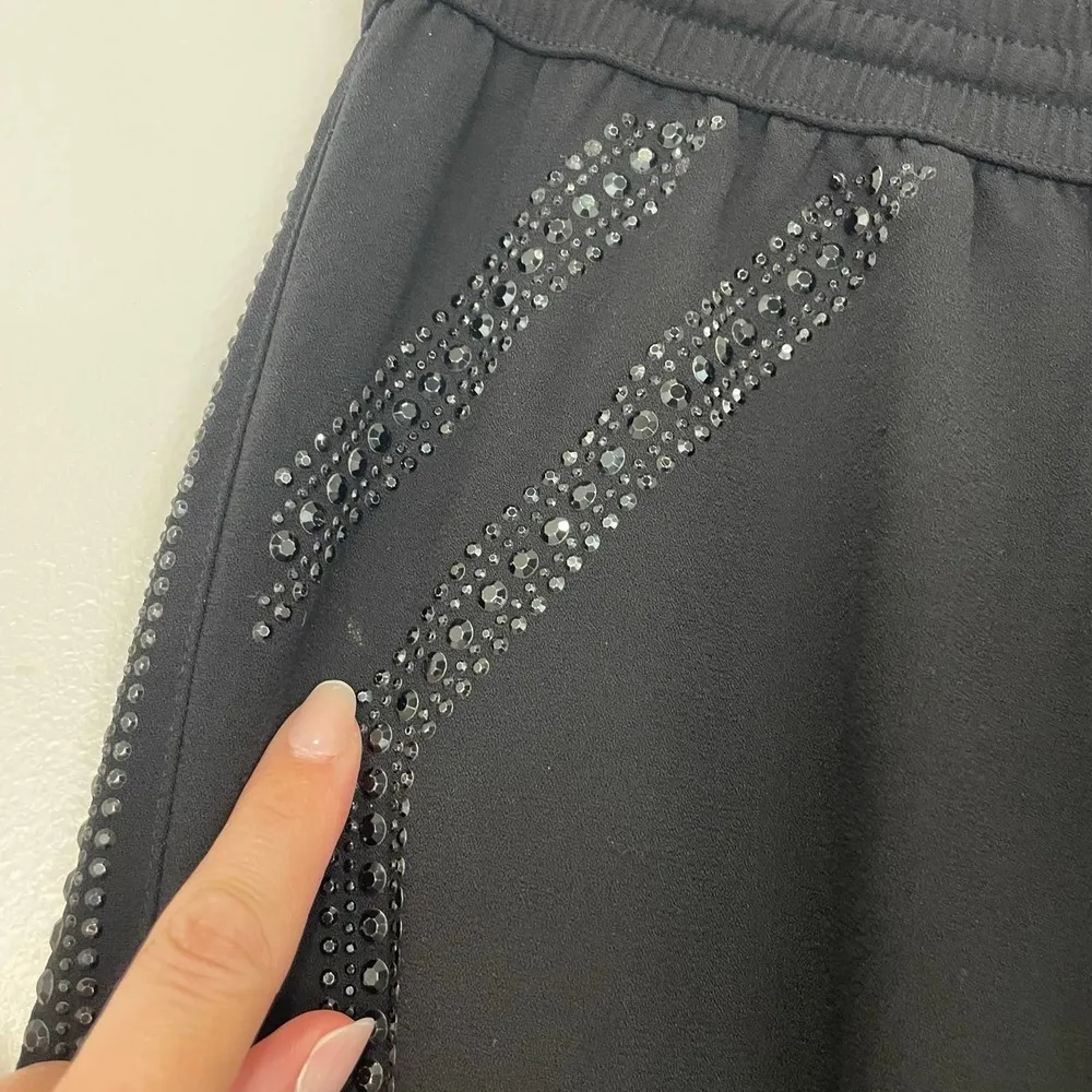 Cache Women's Pants Size 2 Black Embellished Flat Front Pull On Style Slim Pant - Image 4