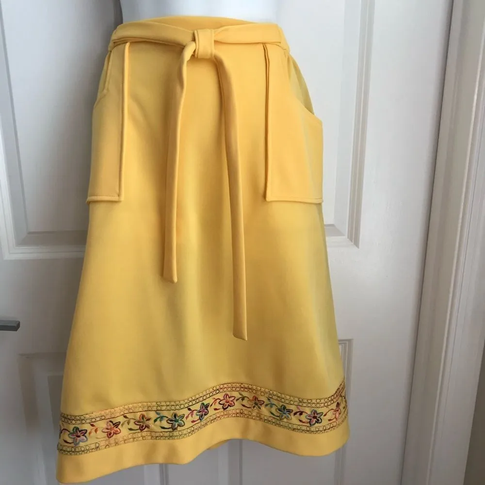Vintage 70s Embroidered Floral Boho Pocket Skirt Dirndl, Marigold Saffron Yellow Size M - Image 3