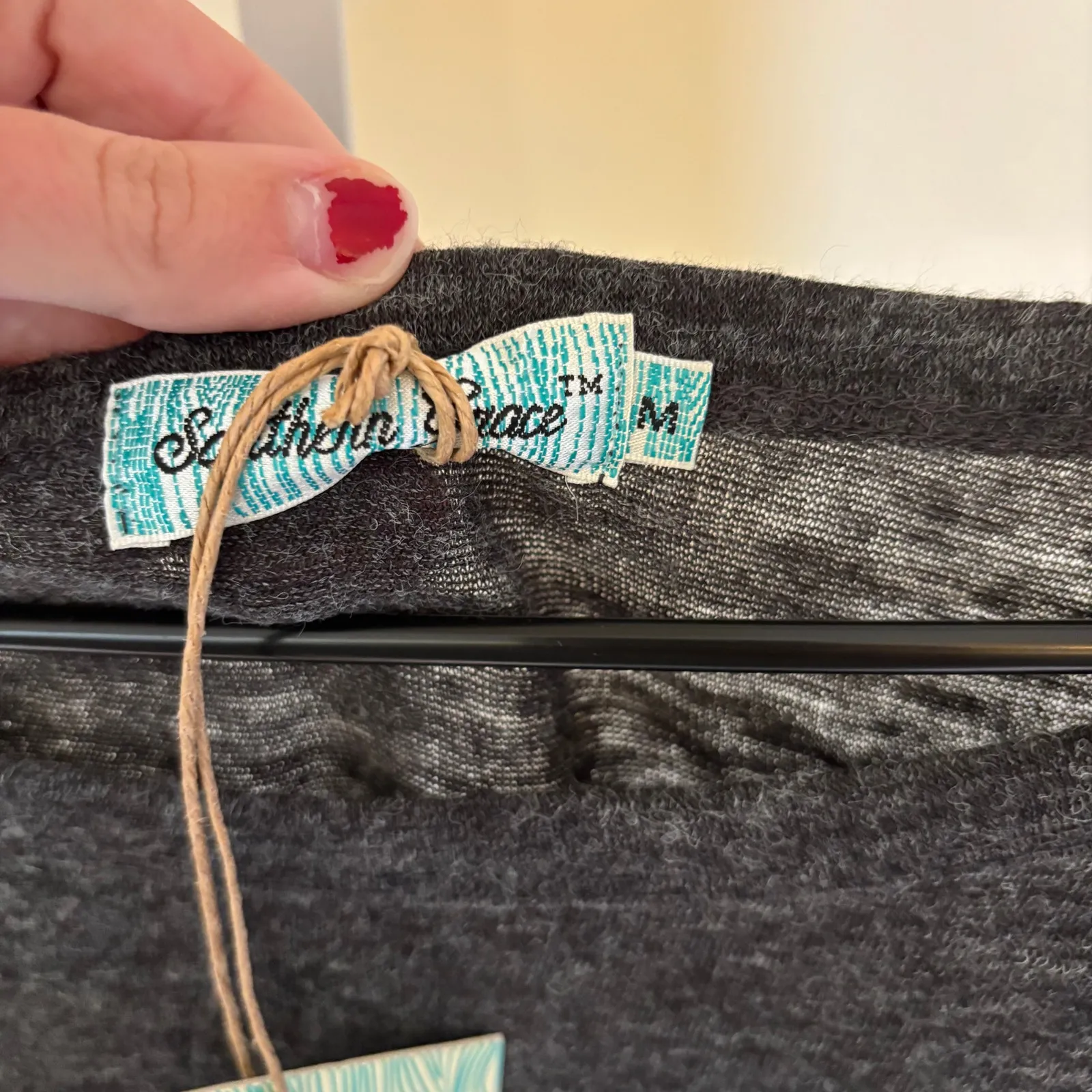 Southern Grace NWT Women's Long Sleeve Gray Christmas "Noel" Sweater Size M - Image 5