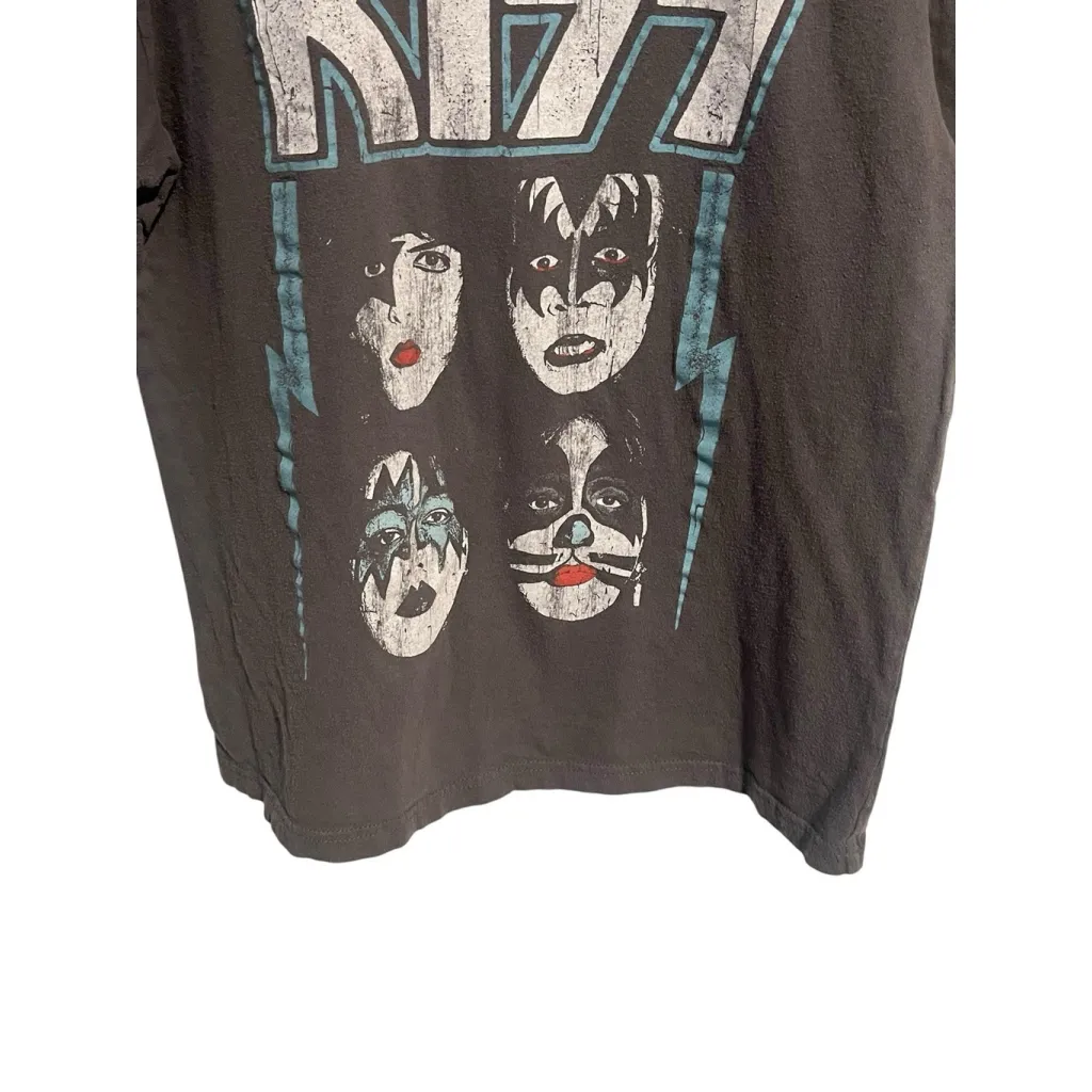Kiss T - Image 4