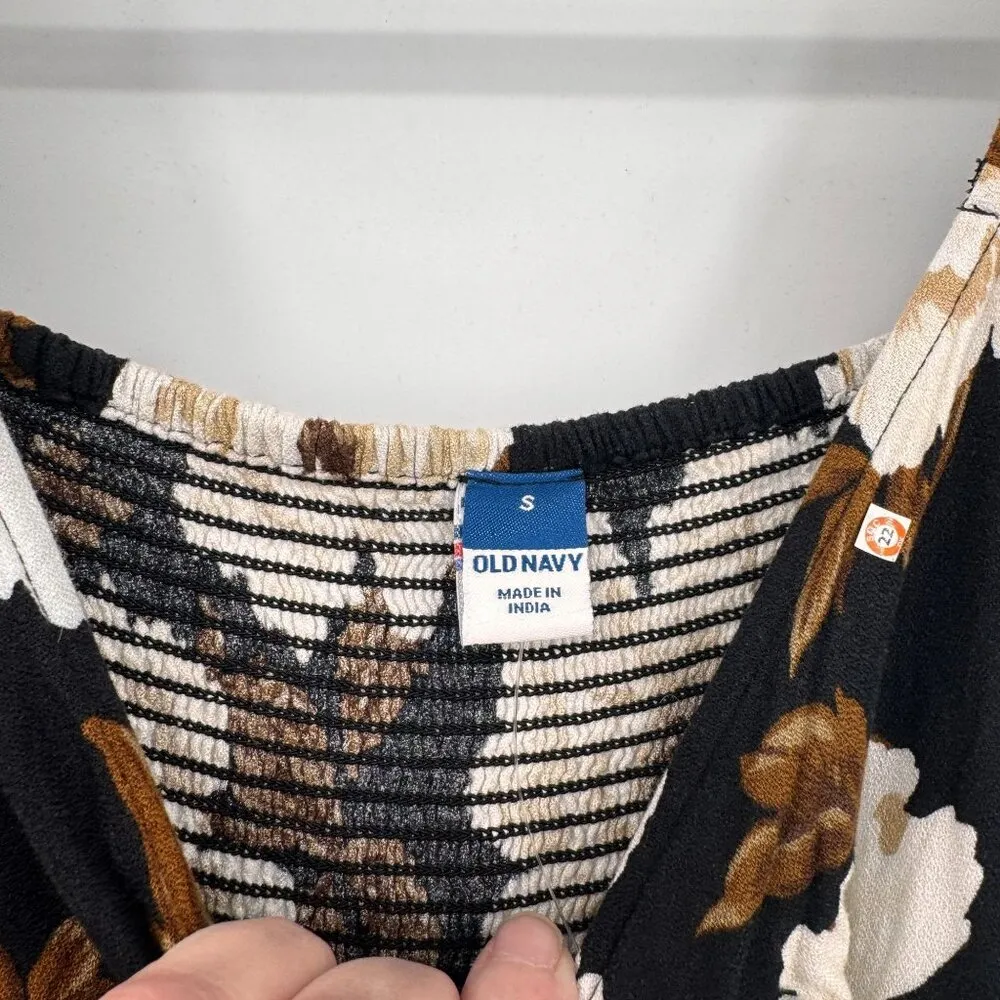 Old Navy Fit & Flare Jumpsuit Womens Small Black Floral Rayon Flutter Sleeve NEW - Image 5