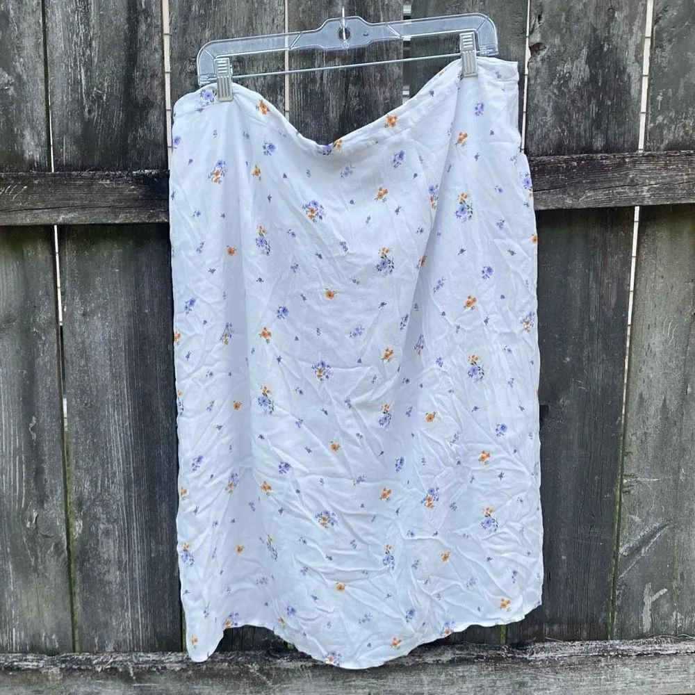 Forever 21 Plus Ditzy Floral Skirt | 3X - Image 4